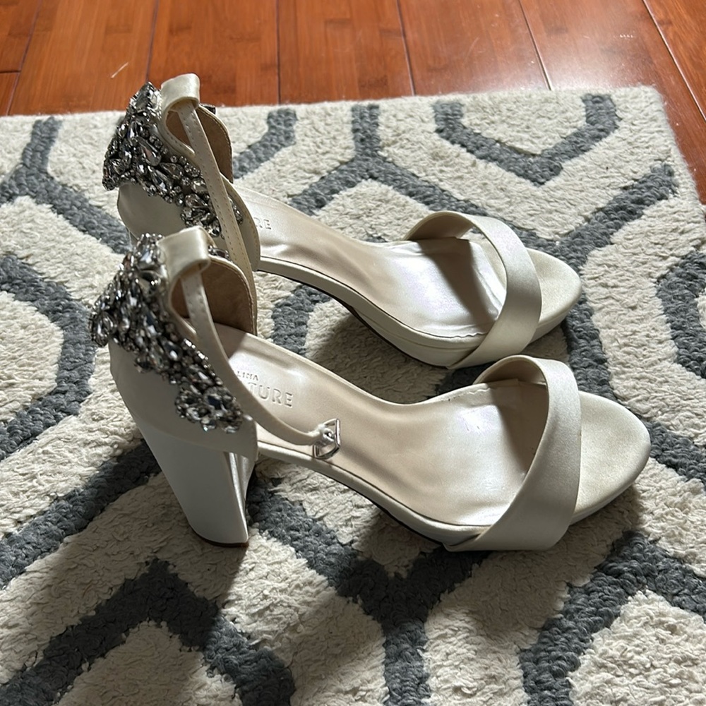 Galina Signature Ivory Heels